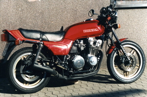 Honda 900 rot nr 2-300